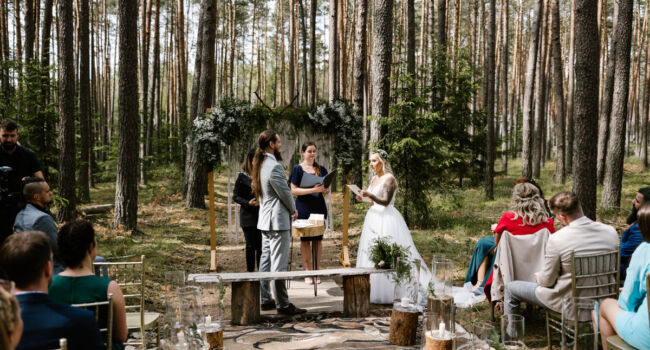 Ślub humanistyczny w lesie